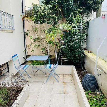 Avec Terrasse -proche Paris Apartment *
